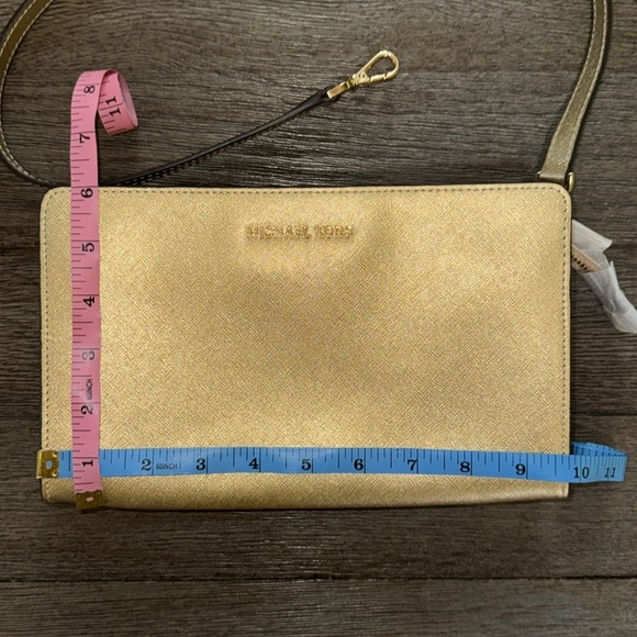 Michael Kors Jet Set Travel Large Saffiano Leather Crossbody Clutch Pale Gold - Picture 14 of 15